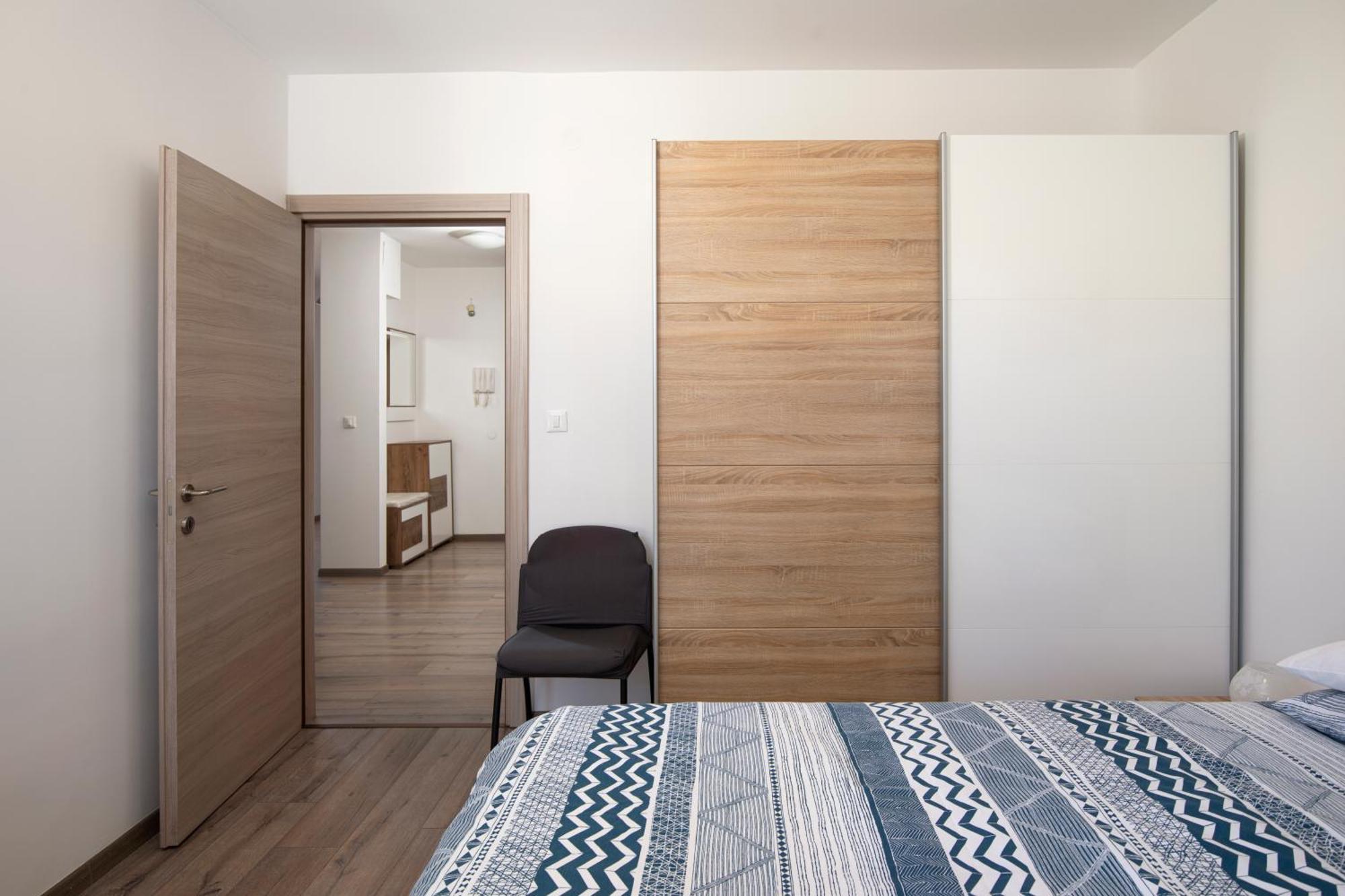 City Market Apartments Pula Exterior photo