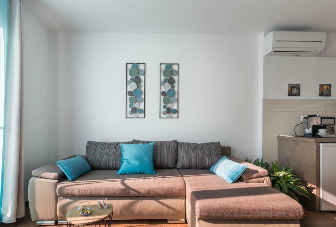 City Market Apartments Pula Exterior photo