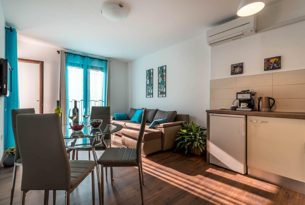 City Market Apartments Pula Exterior photo