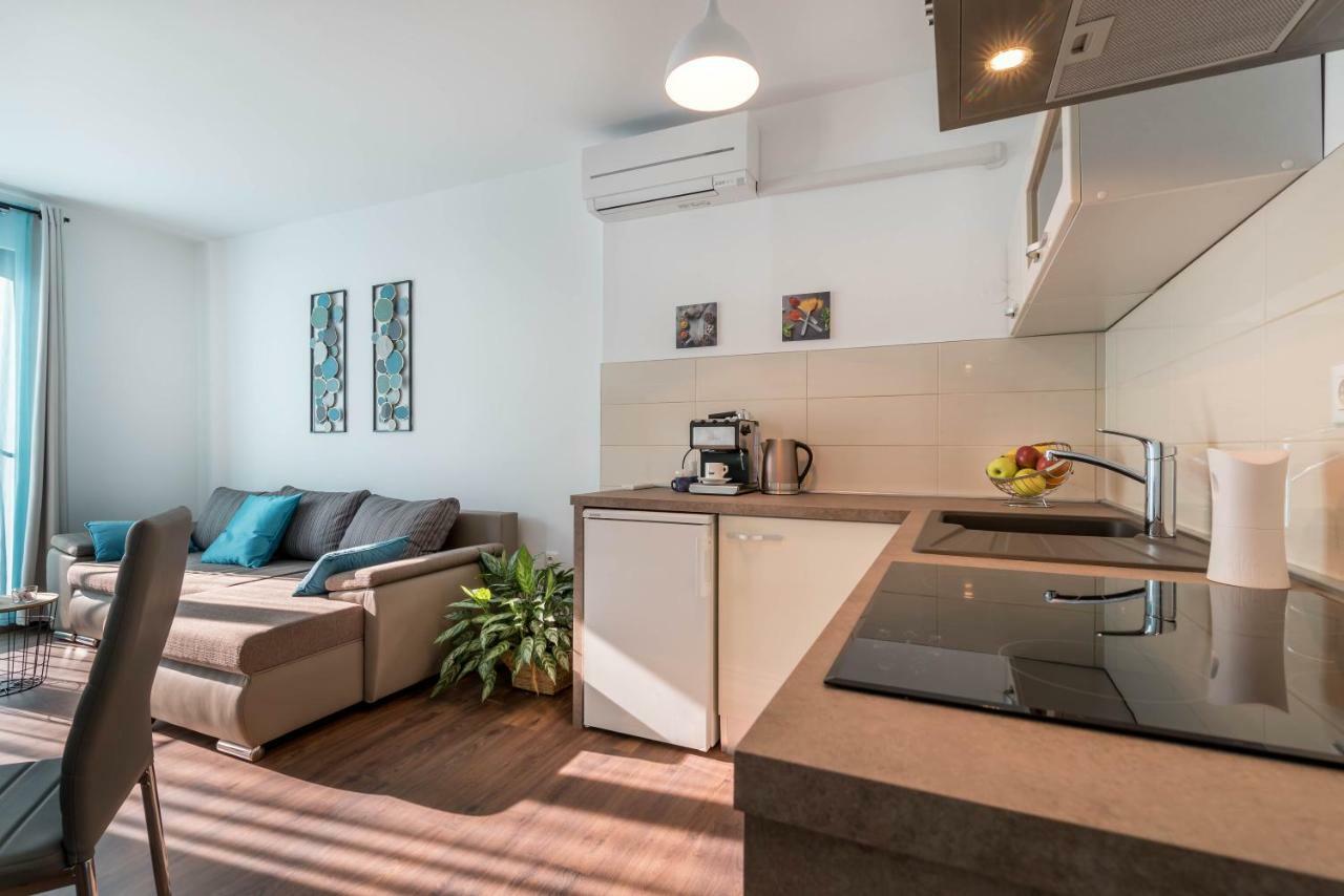 City Market Apartments Pula Exterior photo