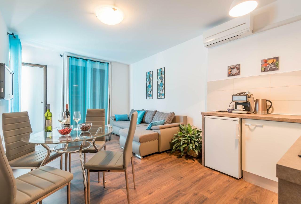 City Market Apartments Pula Exterior photo
